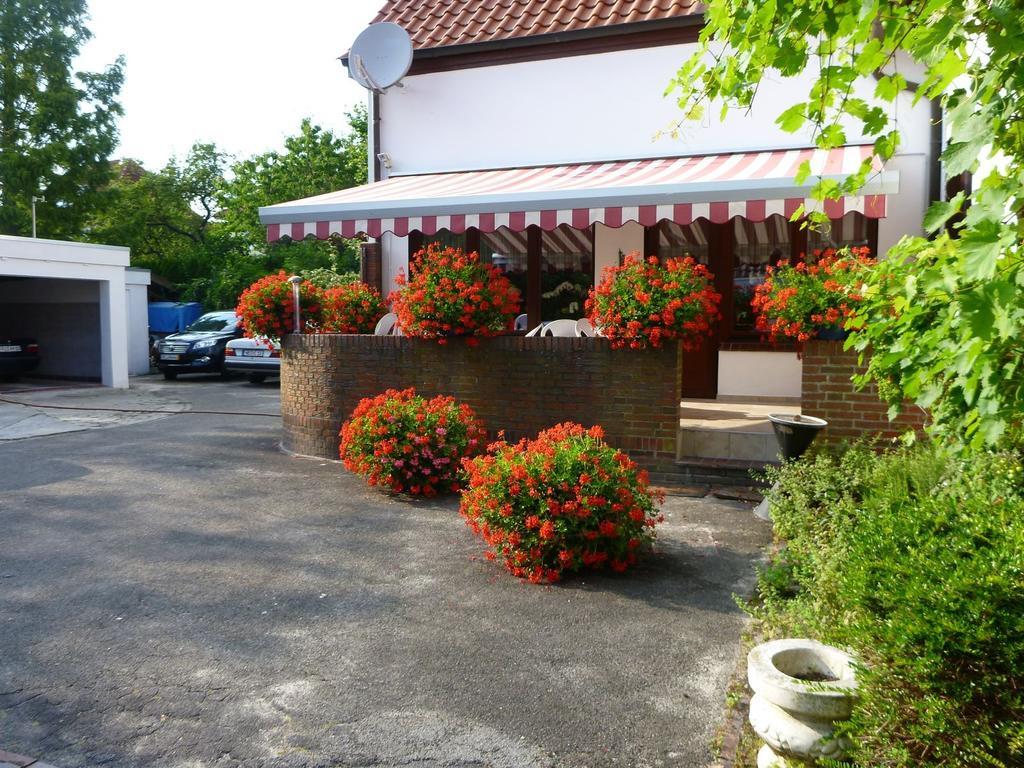 Hotel-Pension Stoeber Jever Extérieur photo