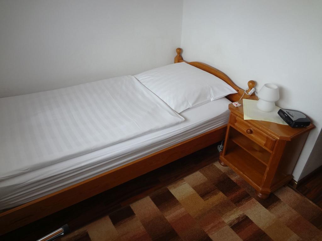 Hotel-Pension Stoeber Jever Extérieur photo